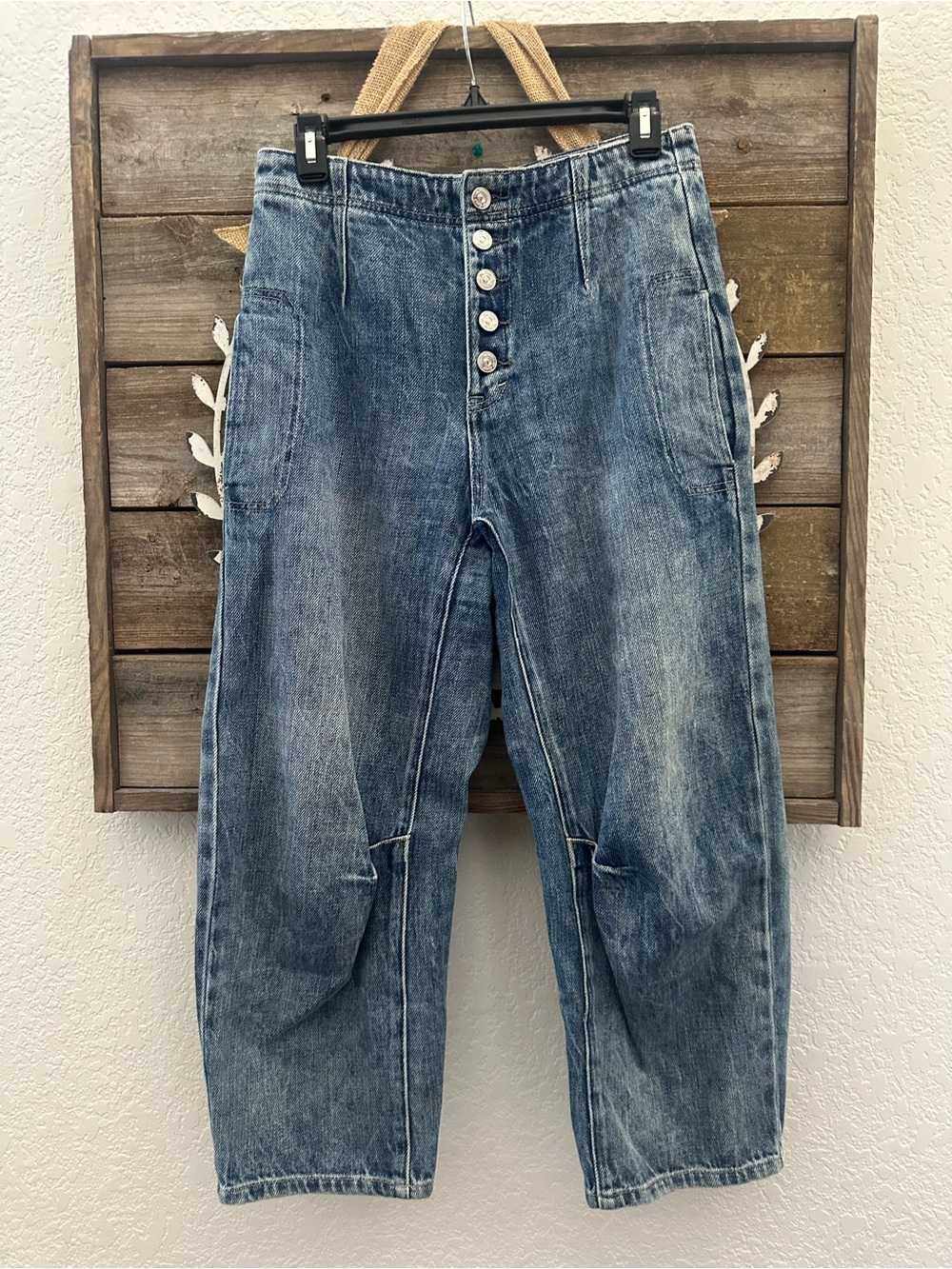 Free people we the free barrel leg button fly denim jeans size 25